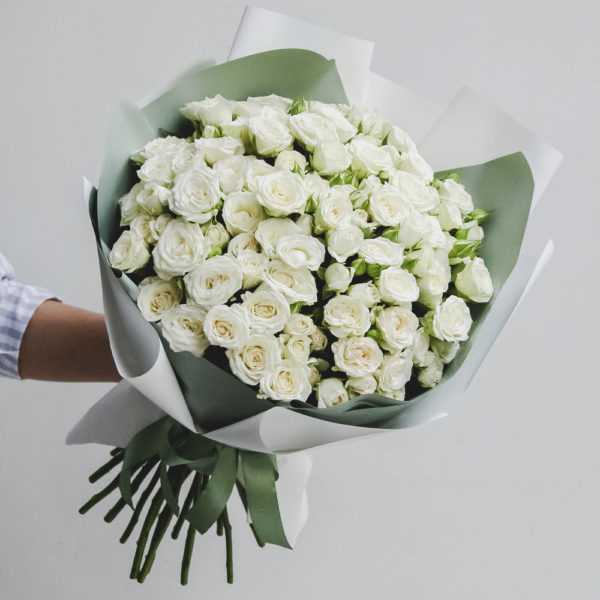 Букет из кустовых роз White